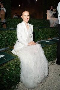 natalie-portman-dior-cruise-2025-rome-style-evolution-9.jpg