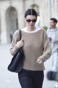 paris-style-moment-with-kendall-jenner-7.jpg