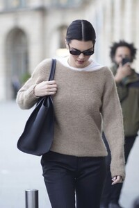 paris-style-moment-with-kendall-jenner-8.jpg