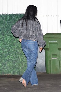 rihanna-at-giorgio-baldi-in-casual-chic-style-5.jpg