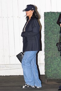 rihanna-redefines-mom-style-with-iconic-chanel-twin-bags-2.jpg