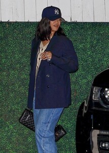 rihanna-redefines-mom-style-with-iconic-chanel-twin-bags-6.jpg
