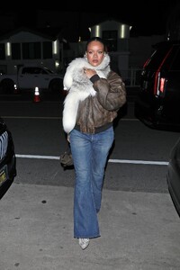 rihanna-s-casual-chic-look-at-giorgio-baldi-sparks-buzz-3.jpg