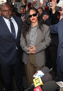 rihanna-s-courtroom-presence-a-ap-rocky-verdict-style-7.jpg