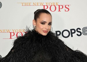 sofia-carson-at-new-york-pops-42nd-birthday-gala-in-new-york-04-28-2025-4.jpg