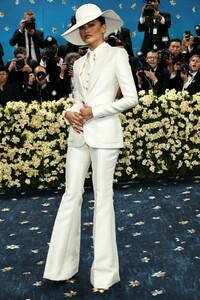 zendaya-s-iconic-met-gala-2025-look-tailoring-black-style-0.jpg