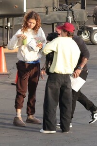 zendaya-tom-holland-euphoria-set-fashion-moment-0.jpg