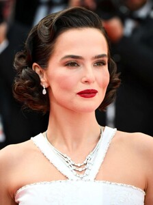 zoey-deutch-in-chanel-at-cannes-nouvelle-vague-premiere-8.jpg