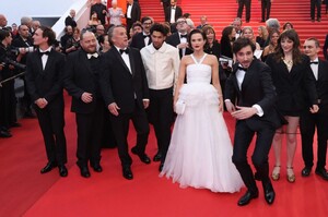 zoey-deutch-in-chanel-at-cannes-nouvelle-vague-premiere-9.jpg