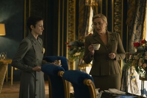 1x01-Victory-Day-Stills-08.jpg
