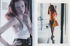 2006-3-vogue-uk-ke-03a_orig.jpg