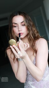 [2025.06.04] esteelauder_504152309_18511971292021572_7294699314033054459_n..jpg