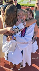 [2025.06.12] carmellarose_505720226_18516567835035727_5636455464188399401_n..jpg