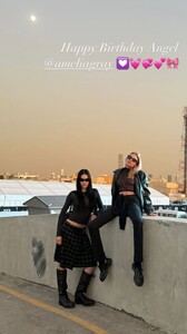 [2025.06.13] stellamaxwell_504229411_18520567534030343_4176944526711552202_n..jpg