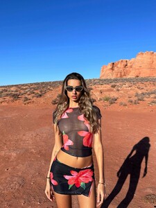 [2025.06.16] lizakovalenkoo_508344735_18510460021056988_6702916859779955393_n.jpg