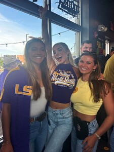 [2025.06.17] livvydunne_509150064_18516300136027168_1015783089918824886_n.jpg