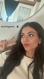 [2025.06.22] victoriajustice_502583967_18603088774006824_192772046143718612_n..jpg