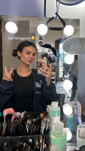 [2025.06.24] victoriajustice_503408625_18603498499006824_4876728530419672919_n..jpg