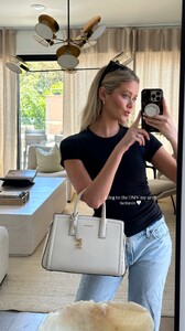 [2025.06.25] hannahg11_511535128_18523662577030160_4938421994836101501_n..jpg