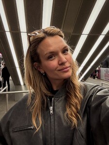 [2025.06.26] josephineskriver_505454148_18515627956020326_2233713190618912565_n.jpg