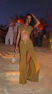 [2025.06.26] sofiaresing_513330320_18514107448031551_7828944496324515673_n..jpg