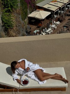 [2025.06.27] carmellarose_513617618_18519293518035727_5383260519670836574_n.jpg