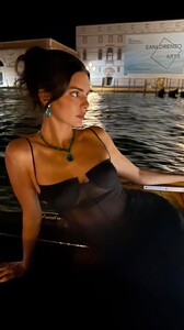 [2025.06.27] kendalljenner_504023304_18944667241044931_2294603746870504907_n..jpg