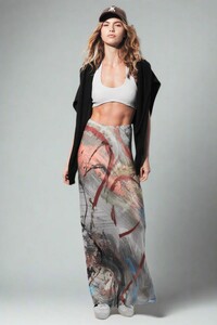 ABSTRACTUALSKIRT_4_22d8c176-b2fd-4d95-80db-c33dd182440f.jpg