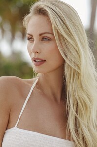 AnetM - EastWest portfolio '25 - 1726824601-a61d0525d85e0bd03cfae92f557175ba.jpg