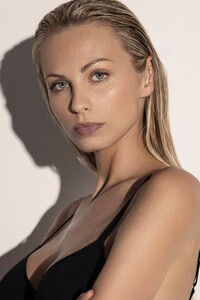 AnetM - EastWest portfolio '25 - 1726824610-65ad0fbb043f5ef5180d6f36e16704c1.jpg