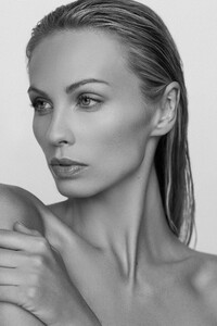 AnetM - EastWest portfolio '25 - 1726824611-03d3f92971ba24a2916ef9b6d78da267.jpg