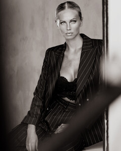 AnetM - MM portfolio '25 - 1669849657-5d0fc602c7dd3dc8c1a34058737945bf_HQDupe.jpg