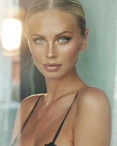 AnetM - MM portfolio '25 - 1716890397-612927ecfadd1a6a79b0f47f4b66369a (SmDimThanRWLargerFSize) PossPost.jpg