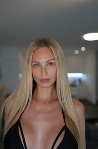 AnetaM - RealWoman portfolio '25 - 1716878683-f59763a995e9532a1a5683dbf0f0e061.jpg