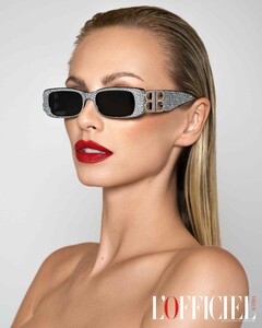 AnetaM - RealWoman portfolio '25 - 623CA168-6D56-4345-BB43-845A8923958A.jpg