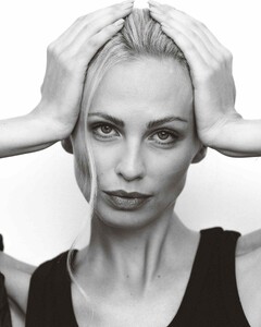 AnetaM - RealWoman portfolio '25 - 9A7F062B-EB3B-4093-AC44-A55A8D8ECE5C.jpg