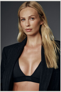 Aneta Mlcakova by Lena Melnik (MM) - 1722360112-10ebe3cf2febf602ff5e6180180daac1.jpg