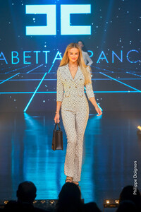 Anouchka - OwnPortfolio - g_40_76UP2T7djTps.jpg