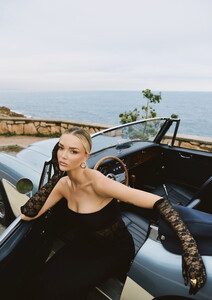 Anouchka - OwnPortfolio - g_40_MvW4flrAD8Ur.jpg