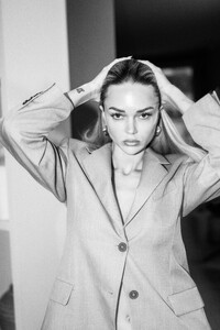 Anouchka - OwnPortfolio - g_40_wuRuw8i0l55H.jpg