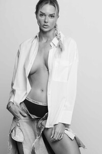 AnouchkaG - EnjoyPortfolio - 1742985971-137b823d7628d541a4cfb6aec38fc39f.jpg