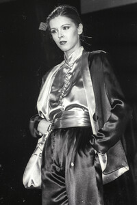 Chloe 1979 Women RTW 9.jpg