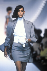 Christian Dior 1992 Women RTW 11.jpg