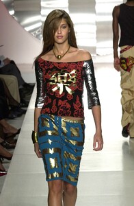 Custo Barcelona 2001 Women RTW 100.jpg