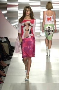 Custo Barcelona 2001 Women RTW 12.jpg