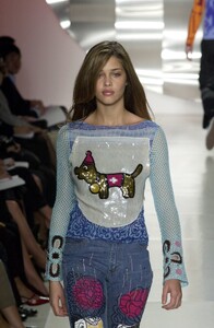 Custo Barcelona 2001 Women RTW 45.jpg