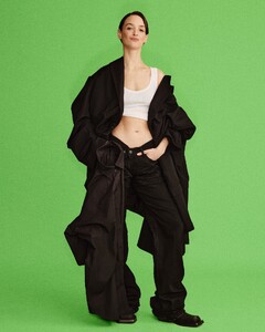 Elle Canada Summer 2025_11.jpg