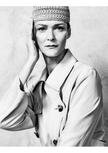 Harper's Bazaar España July 2025_6.jpg