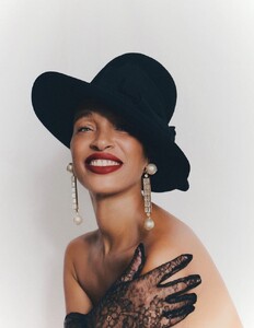 Harper's Bazaar España Julyb  2025.jpg