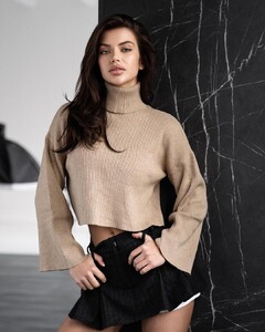 Iryna Dzhagarova - Instafit Bio 02.jpg